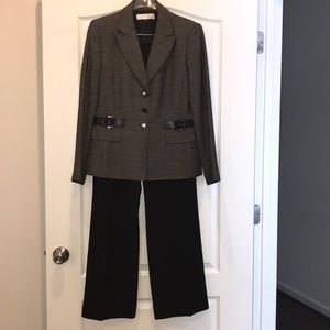 Tahari/Arthur S Levine pantsuit